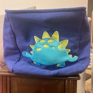 Collapsible storage bin